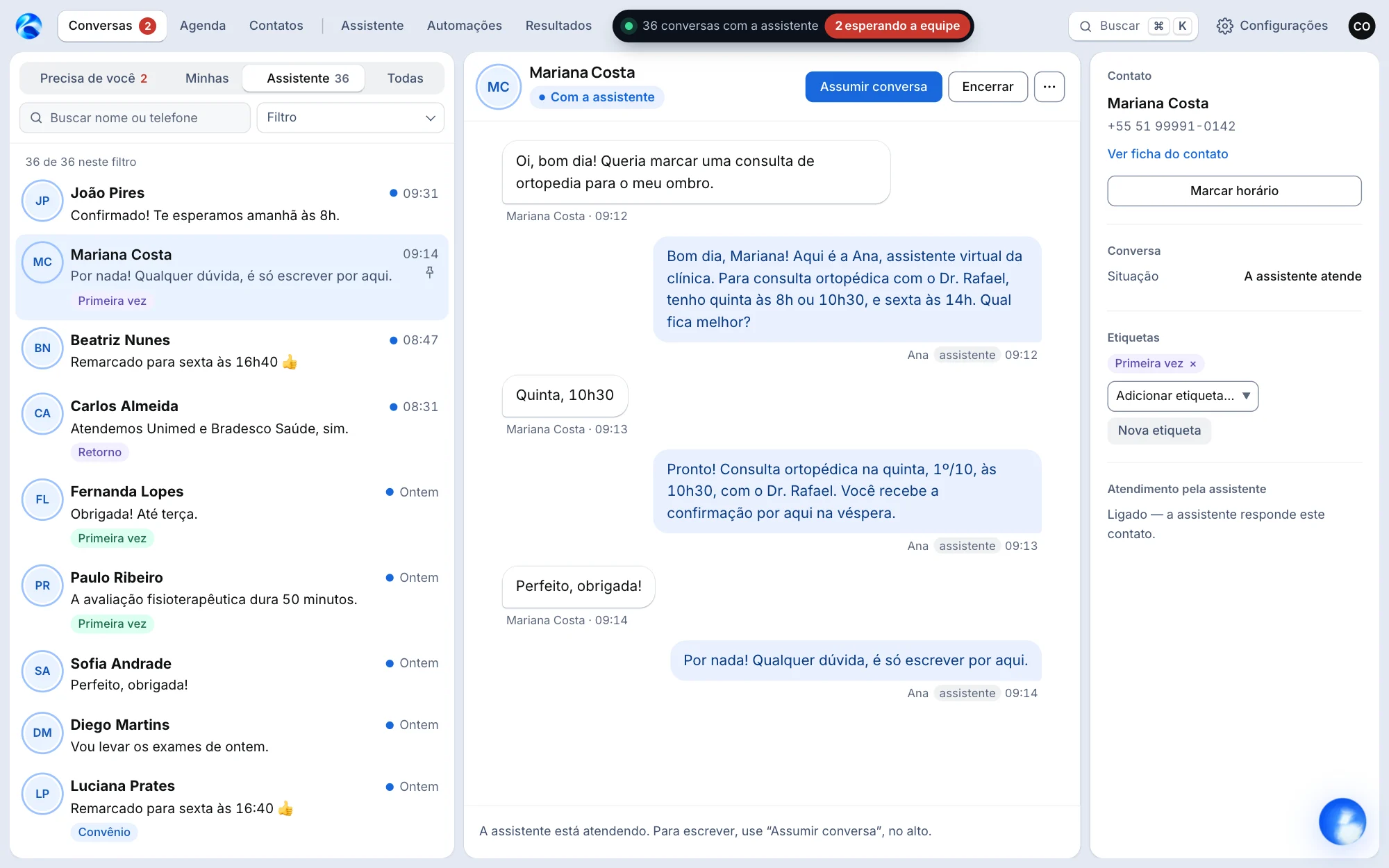 Tela de Conversas do painel do aptimus: a lista de conversas da assistente e uma marcação de consulta feita por ela, com os dados do contato ao lado.